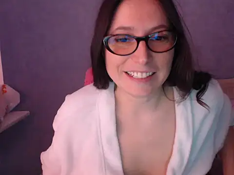 LuckyLisa23 online show from May 7, 9:51 pm