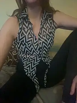 Snapshot of KittieCreme chatting on November 6, 11:36 am KittieCreme online show from November 6, 11:36 am