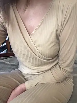 KittieCreme online show from February 19, 9:28 am