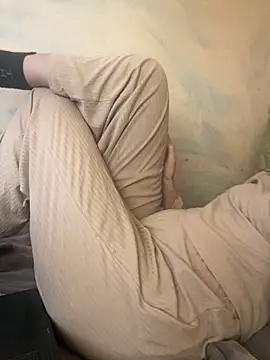 KittieCreme online show from February 9, 8:01 am