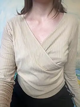 Snapshot of KittieCreme chatting on November 3, 9:24 am KittieCreme online show from November 3, 9:24 am