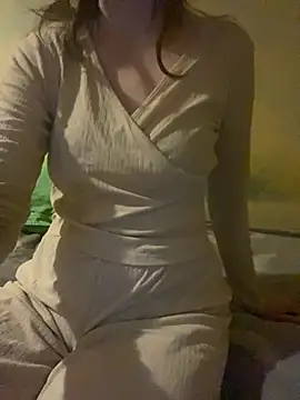 KittieCreme online show from February 6, 5:53 pm