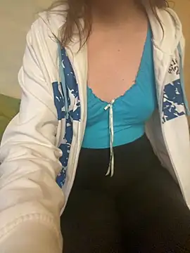 KittieCreme online show from April 3, 2:12 pm