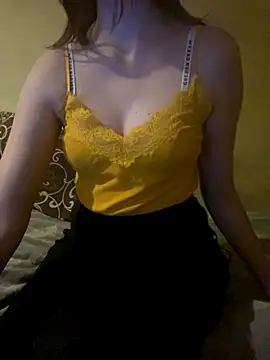 KittieCreme online show from December 19, 1:57 pm