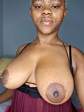 Snapshot of certifiedhottie2025 chatting on February 25, 8:14 am certifiedhottie2025 online show from February 25, 8:14 am