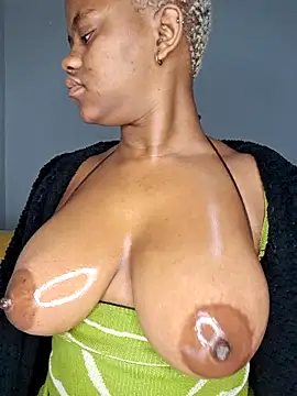 Snapshot of certifiedhottie2025 chatting on February 24, 6:03 am certifiedhottie2025 online show from February 24, 6:03 am