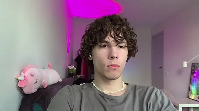 Snapshot of Jeremy1Scott chatting on June 8, 5:41 am Jeremy1Scott online show from June 8, 5:41 am