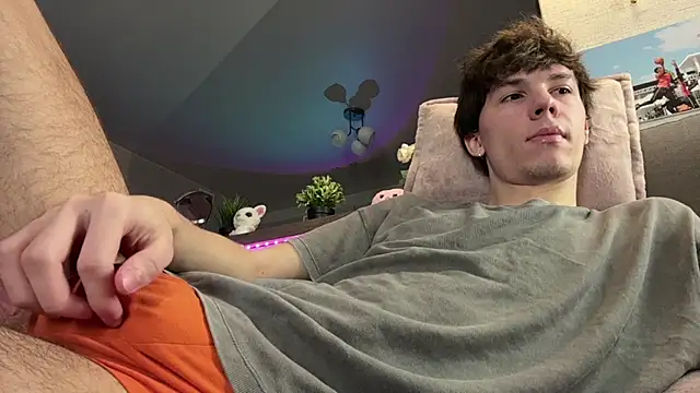 Jeremy1Scott online show from January 18, 11:30 pm