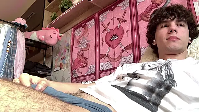 Jeremy1Scott online show from April 14, 4:39 am