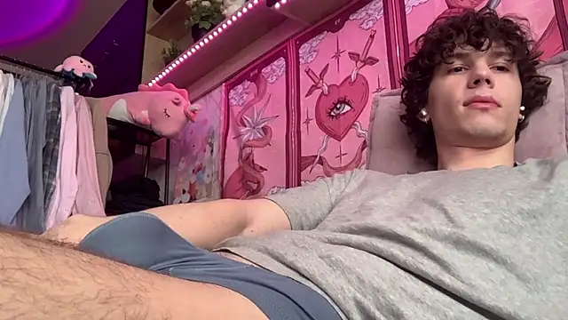 Jeremy1Scott online show from May 9, 4:38 am