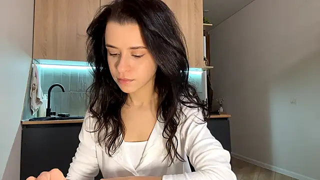 Snapshot of CeredAlum chatting on October 15, 8:11 am CeredAlum online show from October 15, 8:11 am