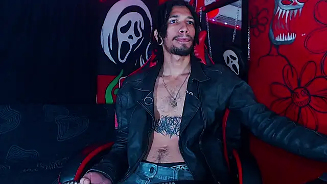 Snapshot of Monsterdominationx chatting on October 27, 11:33 am Monsterdominationx online show from October 27, 11:33 am