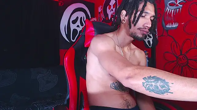 Snapshot of Monsterdominationx chatting on October 17, 12:51 pm Monsterdominationx online show from October 17, 12:51 pm