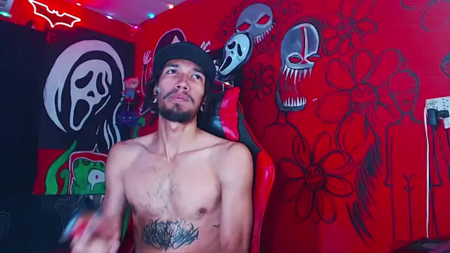 Snapshot of Monsterdominationx chatting on October 31, 11:29 am Monsterdominationx online show from October 31, 11:29 am