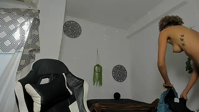 Snapshot of Hotblosson chatting on October 24, 2:38 pm Hotblosson online show from October 24, 2:38 pm