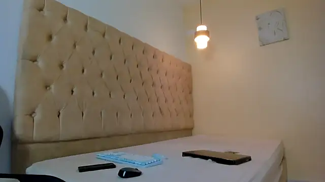 Snapshot of Hotblosson chatting on December 1, 4:19 pm Hotblosson online show from December 1, 4:19 pm