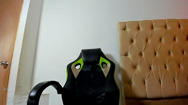 Snapshot of Hotblosson chatting on October 29, 1:54 pm Hotblosson online show from October 29, 1:54 pm