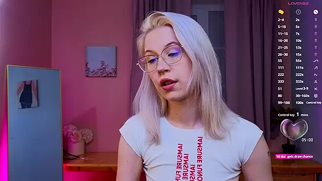 Snapshot of lovedrope chatting on December 2, 5:58 pm lovedrope online show from December 2, 5:58 pm