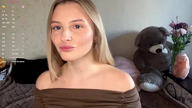 Snapshot of VictoriaMystery chatting on November 1, 1:05 pm VictoriaMystery online show from November 1, 1:05 pm