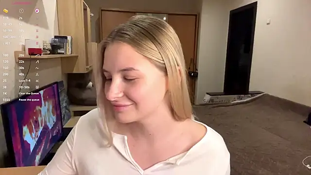 Snapshot of VictoriaMystery chatting on November 3, 4:54 pm VictoriaMystery online show from November 3, 4:54 pm