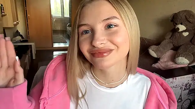 Snapshot of VictoriaMystery chatting on October 25, 12:17 pm VictoriaMystery online show from October 25, 12:17 pm