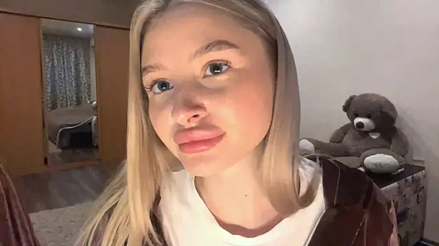 Snapshot of VictoriaMystery chatting on October 18, 2:30 pm VictoriaMystery online show from October 18, 2:30 pm