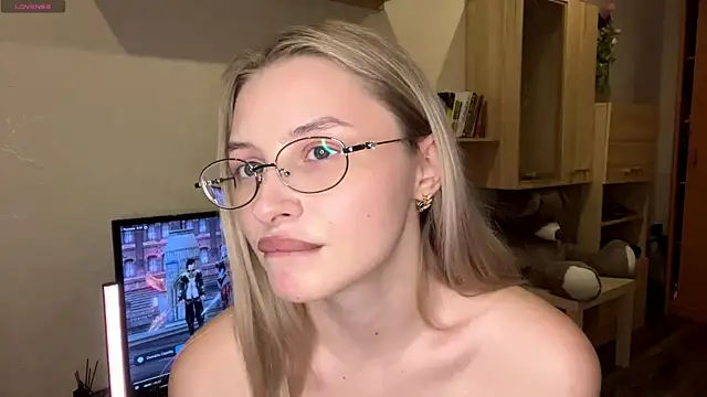 Snapshot of VictoriaMystery chatting on November 9, 1:15 pm VictoriaMystery online show from November 9, 1:15 pm