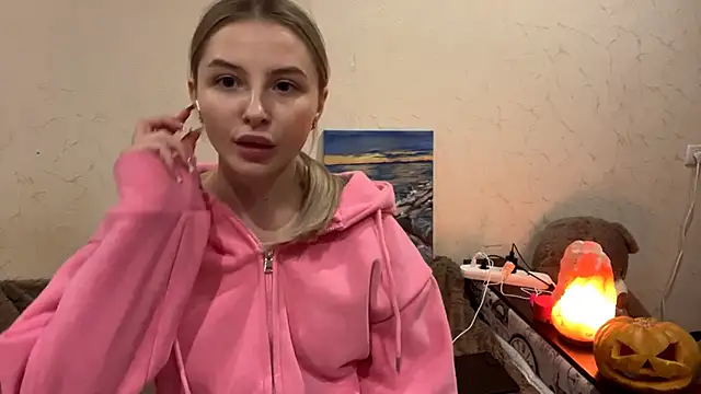 Snapshot of VictoriaMystery chatting on October 30, 3:42 pm VictoriaMystery online show from October 30, 3:42 pm