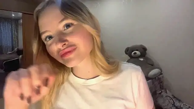 Snapshot of VictoriaMystery chatting on October 15, 2:25 pm VictoriaMystery online show from October 15, 2:25 pm