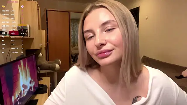 Snapshot of VictoriaMystery chatting on November 21, 1:43 pm VictoriaMystery online show from November 21, 1:43 pm