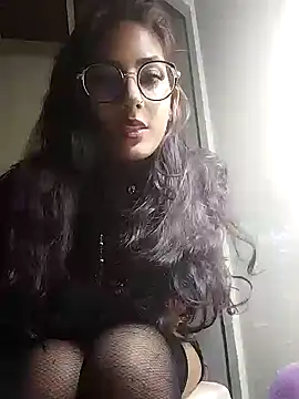 Snapshot of Reiha chatting on October 25, 6:23 am Reiha online show from October 25, 6:23 am