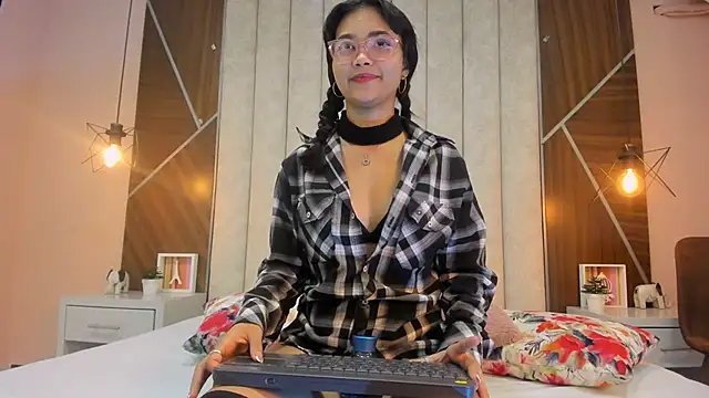 Snapshot of Mariana-Torres chatting on November 2, 2:22 pm Mariana-Torres online show from November 2, 2:22 pm