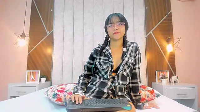 Snapshot of Mariana-Torres chatting on November 15, 2:21 pm Mariana-Torres online show from November 15, 2:21 pm