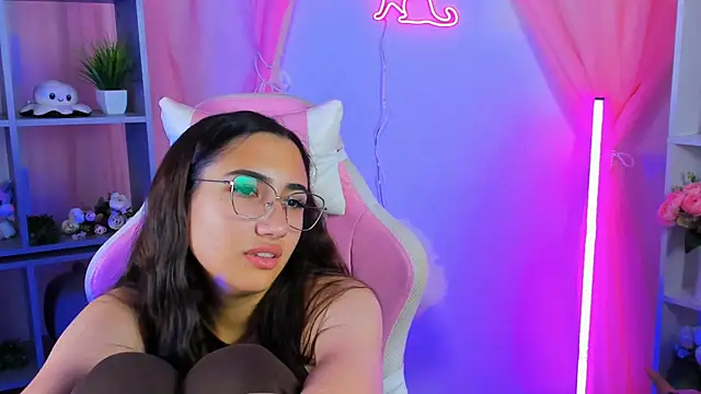 Snapshot of RebeckaThornton chatting on October 26, 3:01 pm RebeckaThornton online show from October 26, 3:01 pm