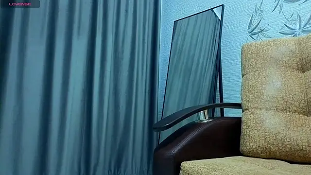 MissPompadure online show from December 21, 12:07 pm