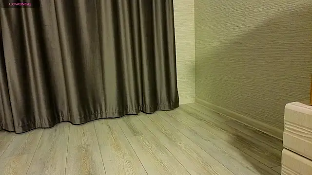 MissPompadure online show from March 14, 4:24 pm