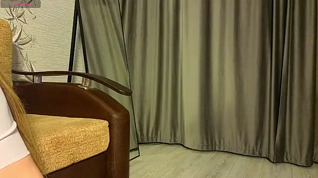 MissPompadure online show from March 9, 8:34 pm