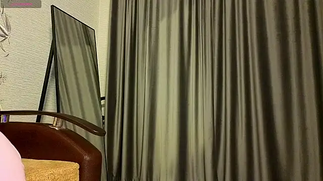 MissPompadure online show from March 13, 9:09 pm