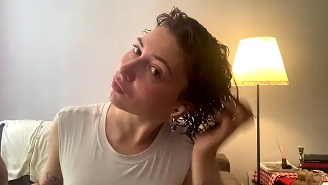 Snapshot of AlyseDietrich chatting on October 14, 7:20 am AlyseDietrich online show from October 14, 7:20 am