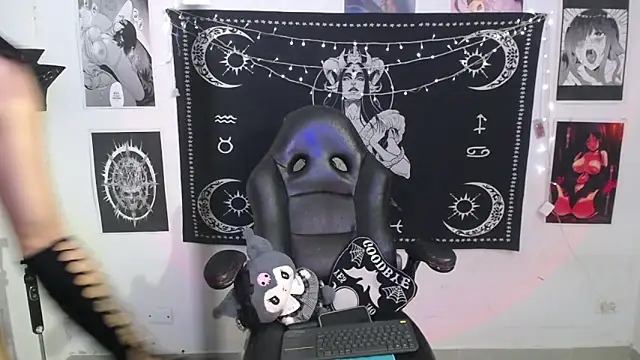 SweetDevil777  online show from November 18, 8:23 pm