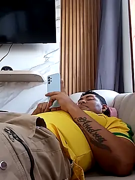 sexyandres 23 online show from March 13, 8:25 pm