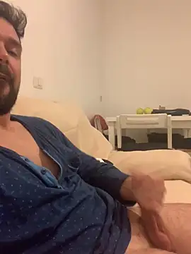 Snapshot of ReDiBastoni90 chatting on February 4, 6:03 pm ReDiBastoni90 online show from February 4, 6:03 pm