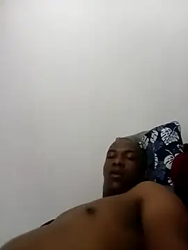 Snapshot of MyGuy352 chatting on January 8, 3:23 am MyGuy352 online show from January 8, 3:23 am