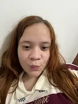 Snapshot of ruivinhadancer chatting on June 19, 5:35 am ruivinhadancer online show from June 19, 5:35 am