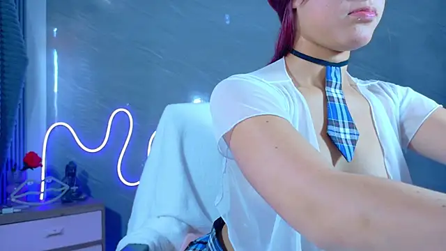 Naaomi cute online show from January 17, 6:00 pm