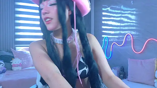 Naaomi cute online show from November 1, 4:23 pm