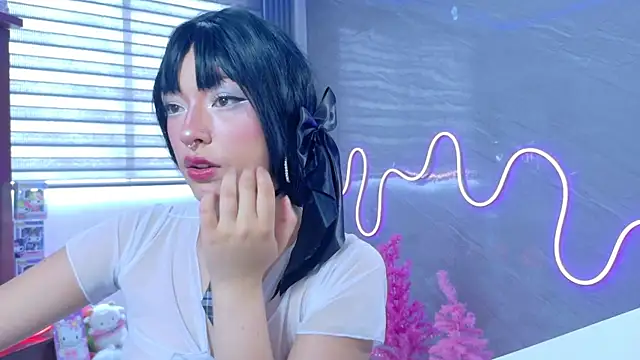 Naaomi cute online show from December 19, 4:09 pm