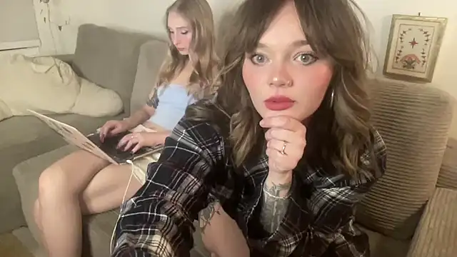 lill daddysgirl online show from December 1, 2:56 am