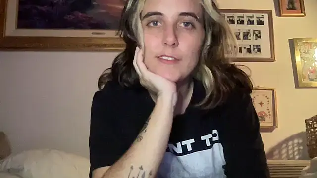 lill daddysgirl online show from December 19, 5:00 am