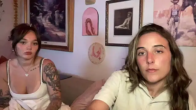 Snapshot of lill_daddysgirl chatting on April 29, 3:32 am lill daddysgirl online show from April 29, 3:32 am